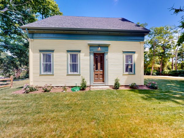 Lovely Cape Cod 3 Bedroom Vacation Rental