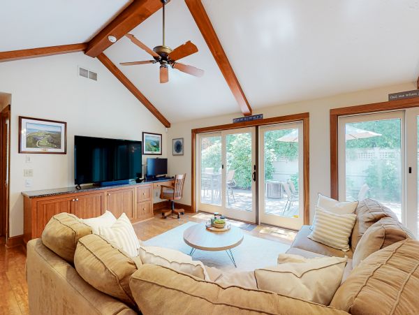 Mashpee Cape Cod Delightful Vacation Home away from Home