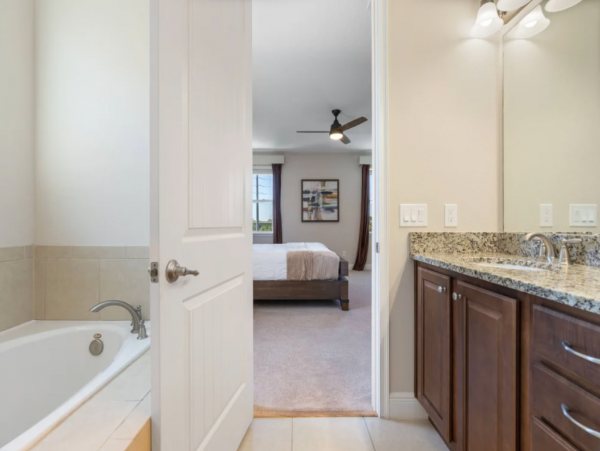 Luxurious 12-Bdm Villa with Everything for a Family Getaway in Orlando