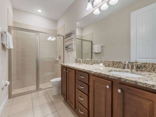 Luxurious 12-Bdm Villa with Everything for a Family Getaway in Orlando