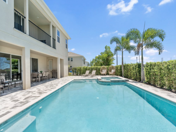 Luxurious 12-Bdm Villa with Everything for a Family Getaway in Orlando