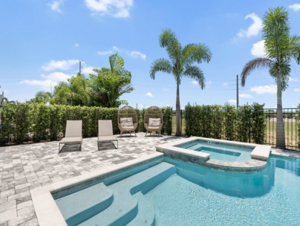 Luxurious 12-Bdm Villa with Everything for a Family Getaway in Orlando
