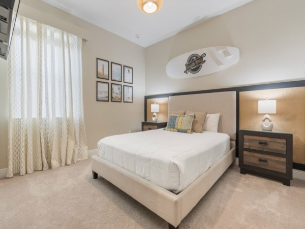 Luxurious 12-Bdm Villa with Everything for a Family Getaway in Orlando
