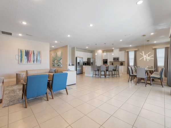Luxurious 12-Bdm Villa with Everything for a Family Getaway in Orlando