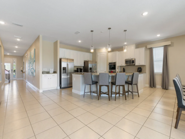Luxurious 12-Bdm Villa with Everything for a Family Getaway in Orlando