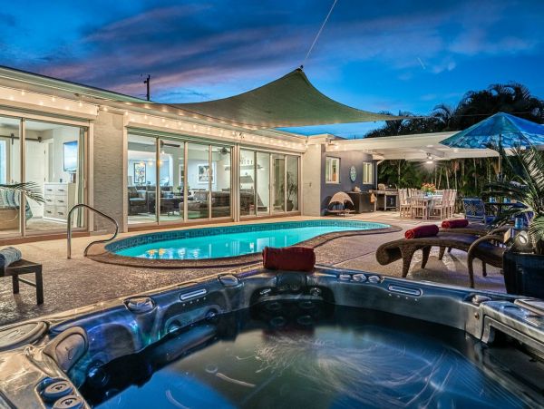 Fort Myers Luxury Home 4 Bedrooms and Gulf Access