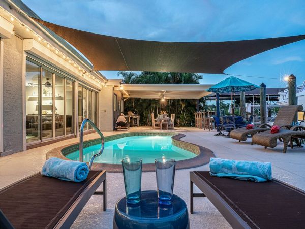 Fort Myers Luxury Home 4 Bedrooms and Gulf Access
