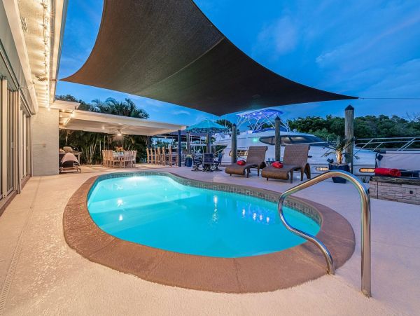 Fort Myers Luxury Home 4 Bedrooms and Gulf Access
