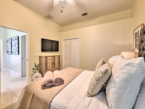 Bradenton 4 Bedroom Vacation Home with Great Amenities