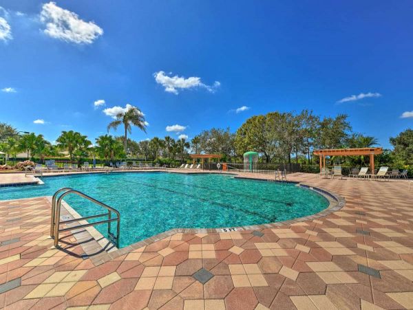 Bradenton 4 Bedroom Vacation Home with Great Amenities