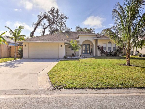 Charming 3 Bedroom Vacation Home in Bradenton Sleeps 7