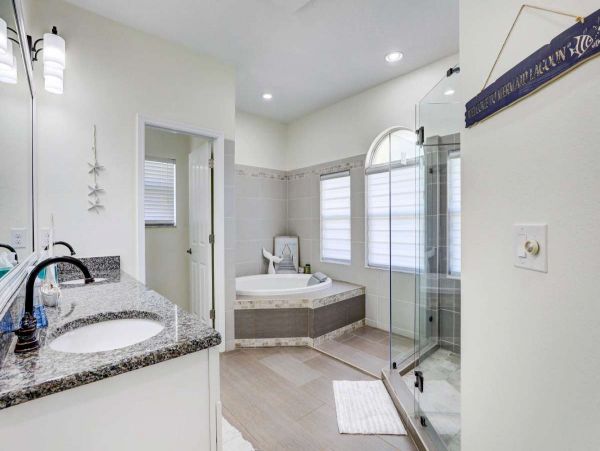 Charming 3 Bedroom Vacation Home in Bradenton Sleeps 7