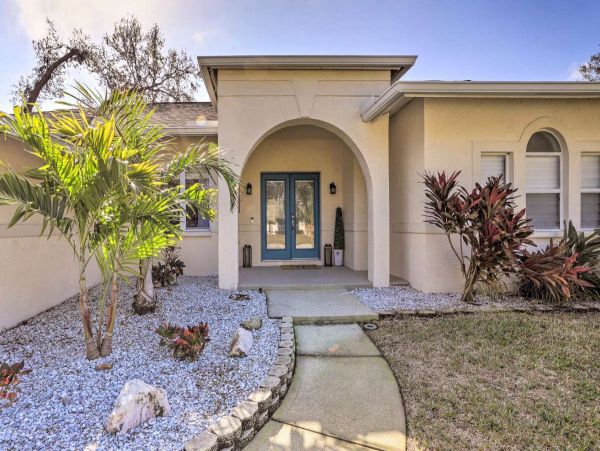 Charming 3 Bedroom Vacation Home in Bradenton Sleeps 7