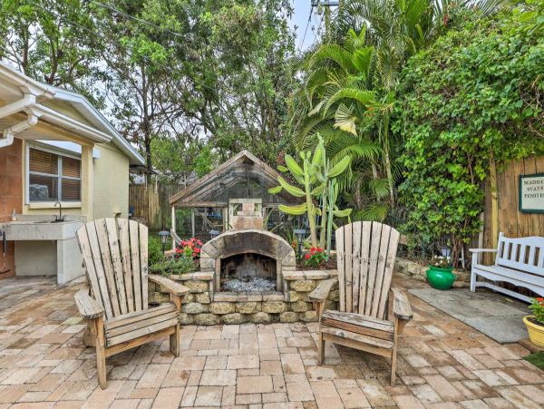 Two Bedroom  Vacation Home in Bradenton