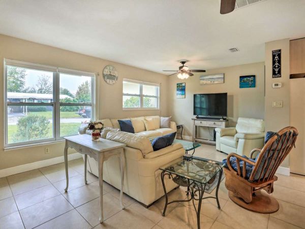 Two Bedroom  Vacation Home in Bradenton