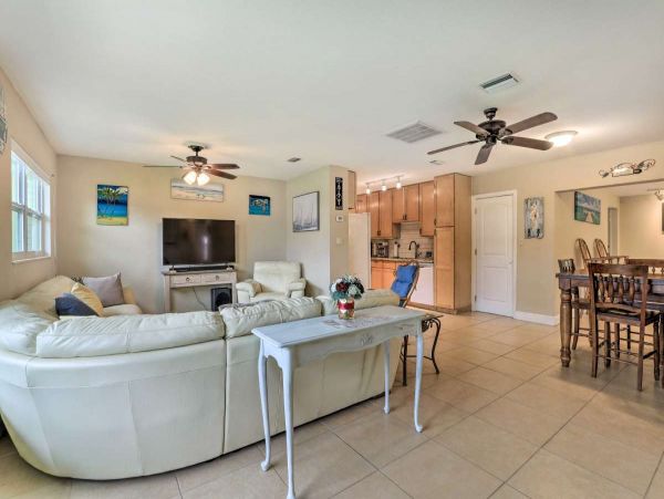 Two Bedroom  Vacation Home in Bradenton