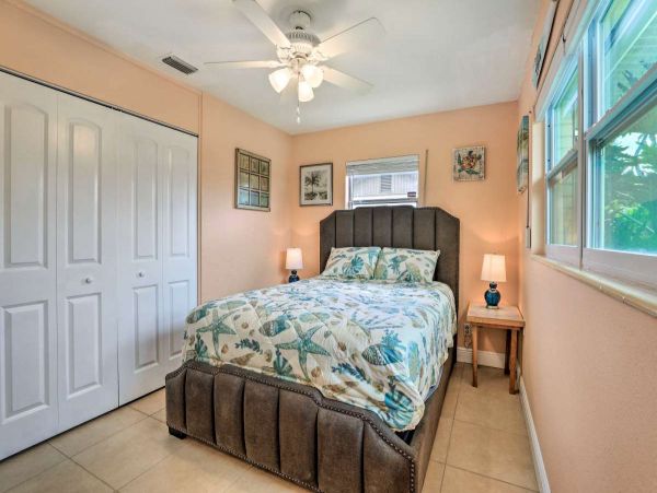 Two Bedroom  Vacation Home in Bradenton