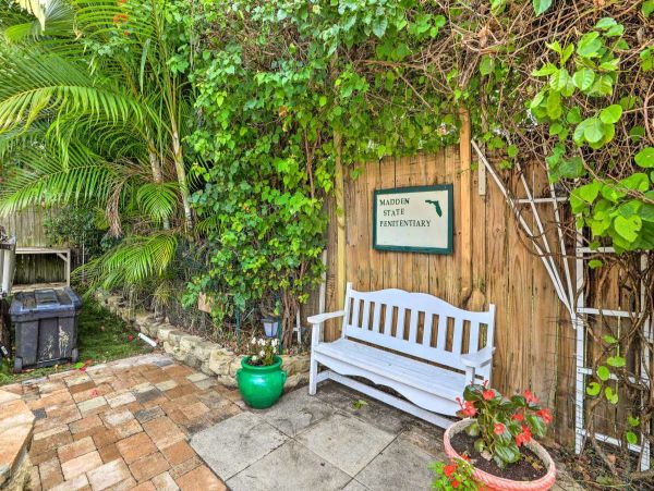 Two Bedroom  Vacation Home in Bradenton