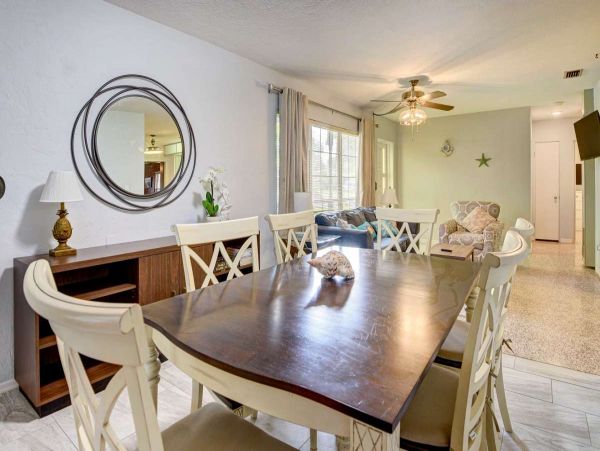 Lovely Pool Home with 3 Bedrooms in Bradenton Sleeps 10