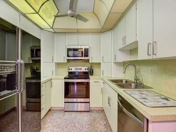 Lovely Pool Home with 3 Bedrooms in Bradenton Sleeps 10