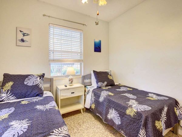 Lovely Pool Home with 3 Bedrooms in Bradenton Sleeps 10