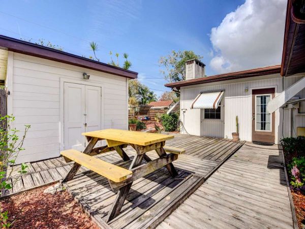 Lovely Pool Home with 3 Bedrooms in Bradenton Sleeps 10