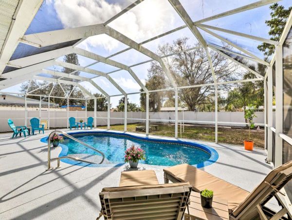 Bradenton Vacation Home with 3 Bedrooms & Pool Sleeps 8