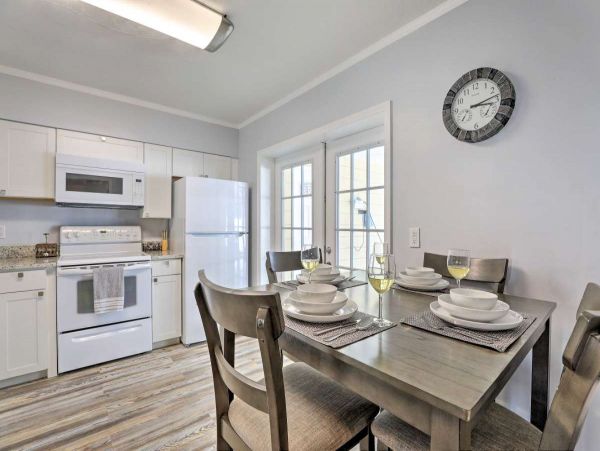 Bradenton Vacation Home with 3 Bedrooms & Pool Sleeps 8