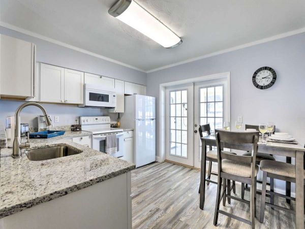 Bradenton Vacation Home with 3 Bedrooms & Pool Sleeps 8