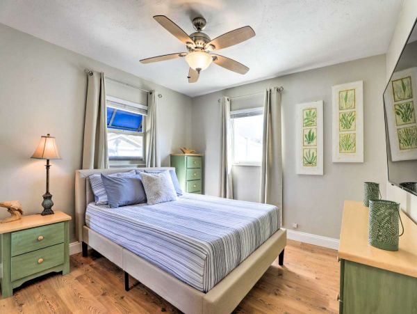 Bradenton Vacation Home with 3 Bedrooms & Pool Sleeps 8