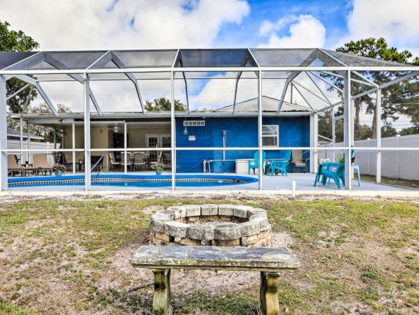 Bradenton Vacation Home with 3 Bedrooms & Pool Sleeps 8