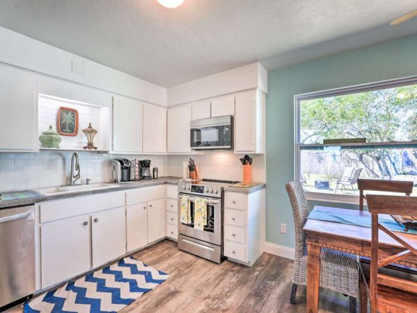 Bradenton Vacation Home Three Bedrooms Sleeps 12 Guests