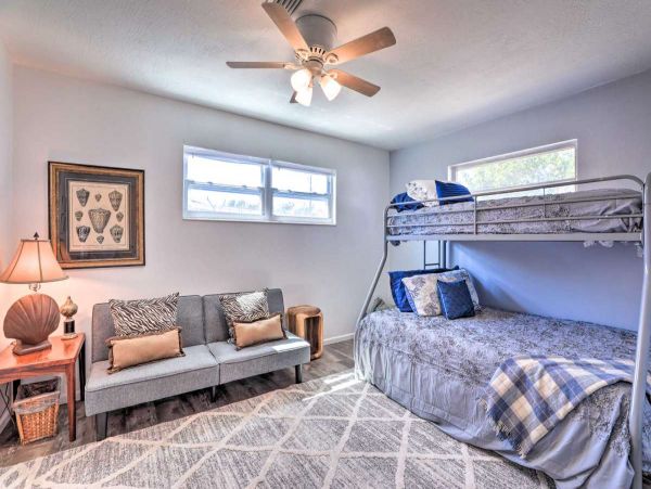 Bradenton Vacation Home Three Bedrooms Sleeps 12 Guests