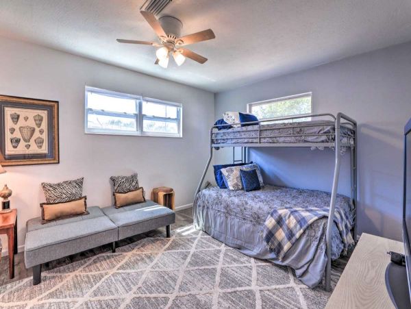 Bradenton Vacation Home Three Bedrooms Sleeps 12 Guests