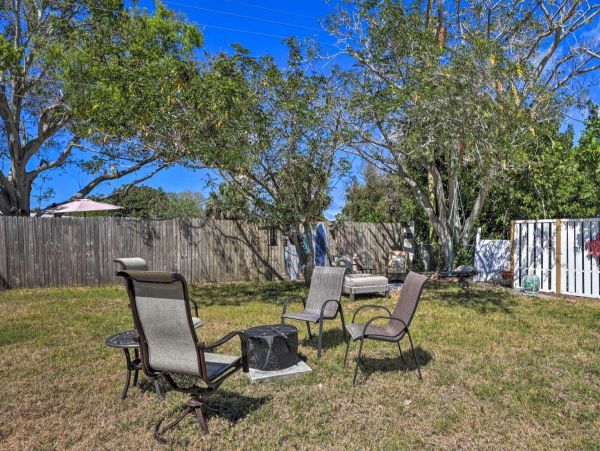 Bradenton Vacation Home Three Bedrooms Sleeps 12 Guests