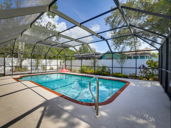 Escape to Bradenton with 3 Bedroom & Private Pool