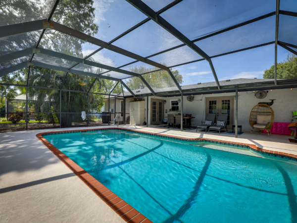 Escape to Bradenton with 3 Bedroom & Private Pool