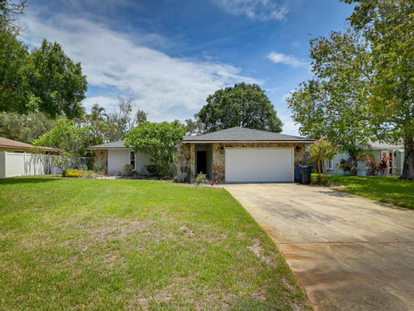 Escape to Bradenton with 3 Bedroom & Private Pool