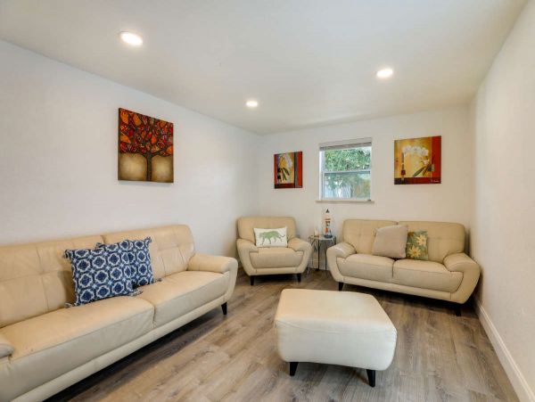 Bradenton Vacation Home Four Bedrooms Sleeps 9 Guests