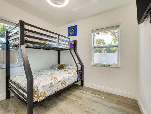 Bradenton Vacation Home Four Bedrooms Sleeps 9 Guests