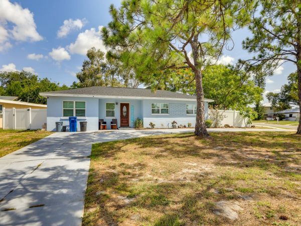 Bradenton Vacation Home Four Bedrooms Sleeps 9 Guests