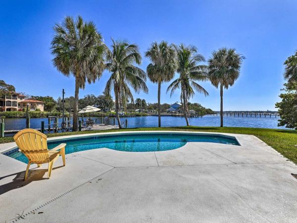 Waterfront Palmetto 3 Bedroom Vacation Getaway Sleeps 10