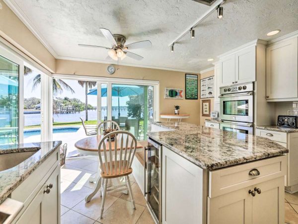 Waterfront Palmetto 3 Bedroom Vacation Getaway Sleeps 10