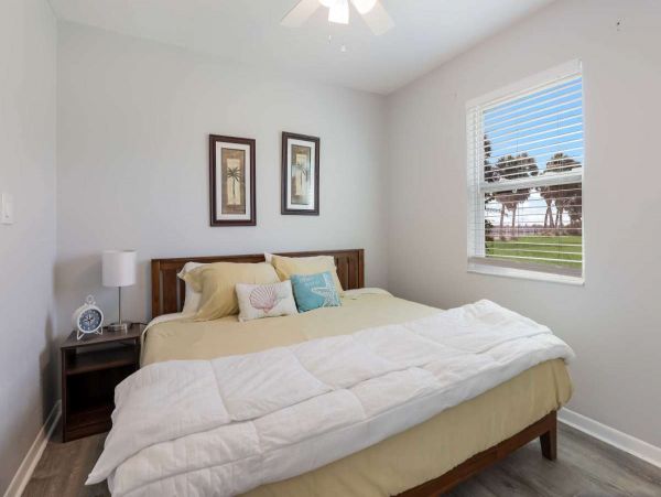 Palmetto 3 Bedroom Vacation Home with River View Sleeps 6