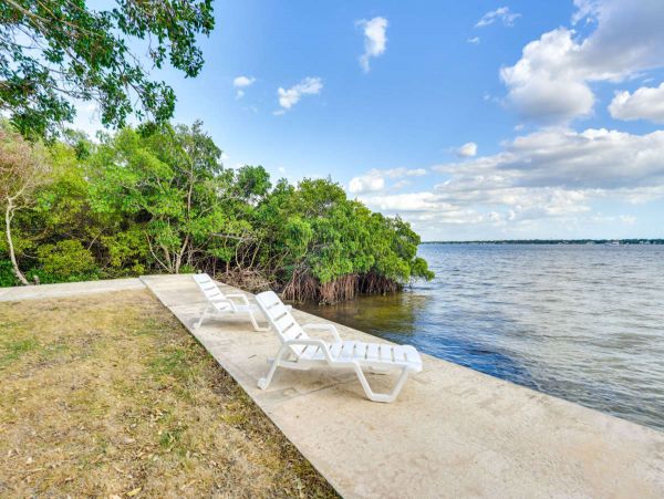 Palmetto 3 Bedroom Vacation Home with River View Sleeps 6