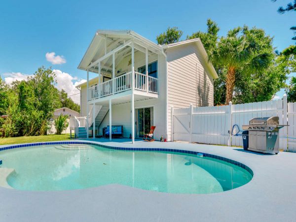 Palmetto Vacation Pool Home with Great Amenities Sleeps 8
