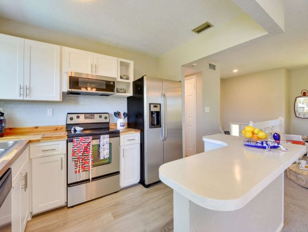 Palmetto Vacation Pool Home with Great Amenities Sleeps 8