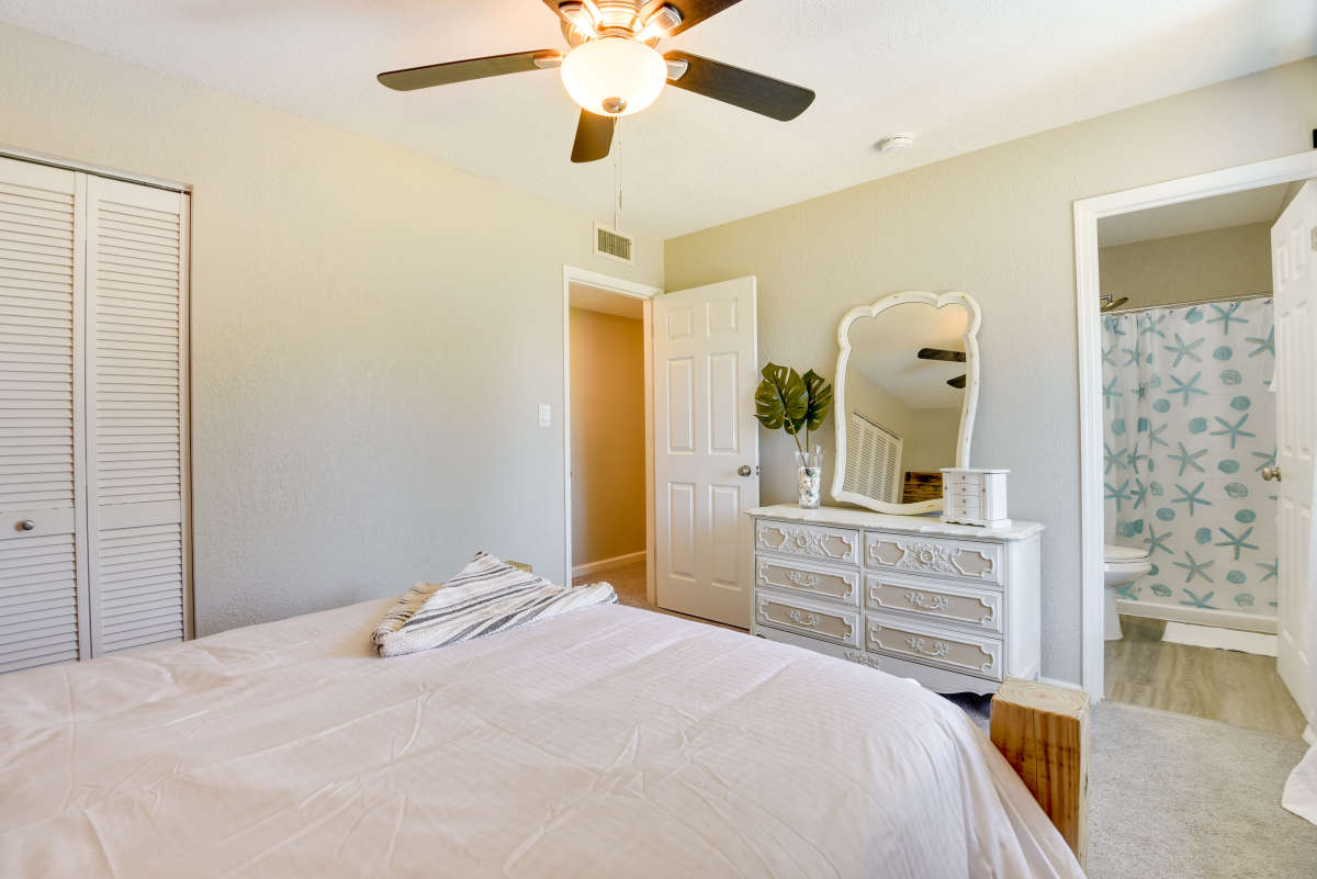 Palmetto Vacation Pool Home with Great Amenities Sleeps 8