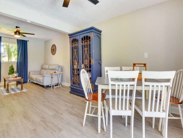 Palmetto Vacation Pool Home with Great Amenities Sleeps 8