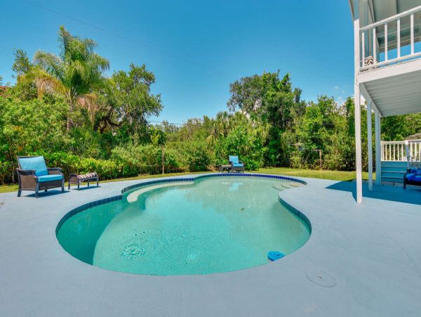 Palmetto Vacation Pool Home with Great Amenities Sleeps 8